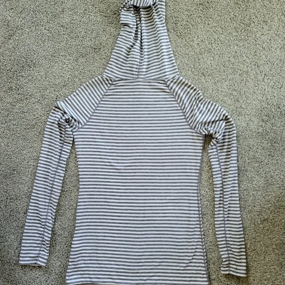 Gap Fit Breathe XS Grey &  White Stripe Funnel Neck Hoodie XS with Thumbholes - Picture 7 of 13